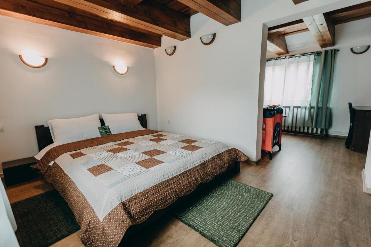 Pensiune Si Camping Patru - Gheorgheni Gheorgheni  Exterior foto