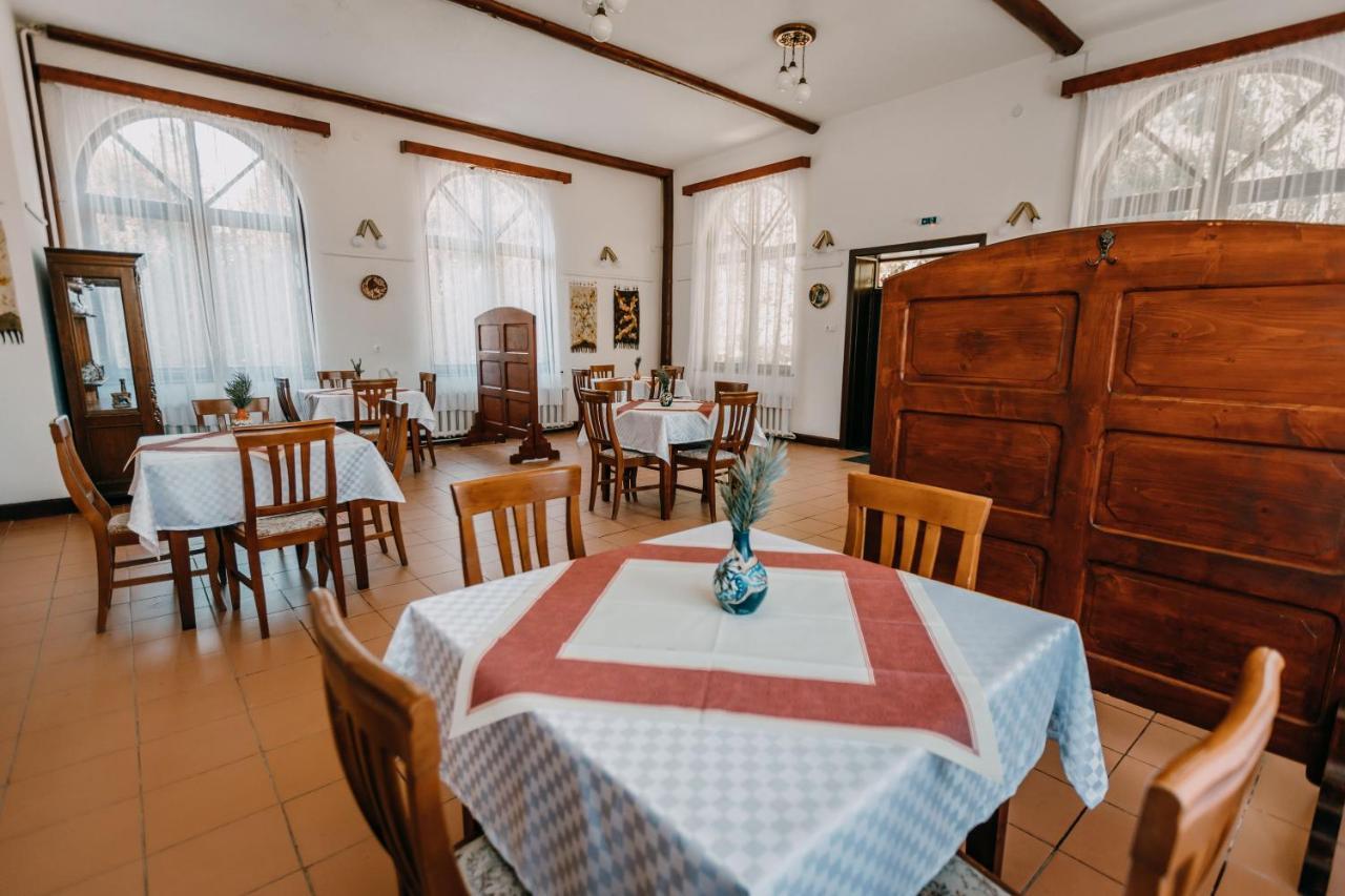 Pensiune Si Camping Patru - Gheorgheni Gheorgheni  Exterior foto